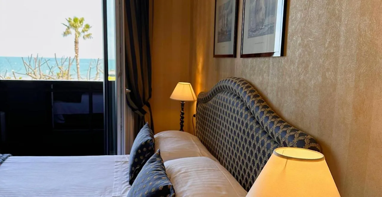 ****  Hotel Lungomare Riccione Itálie
